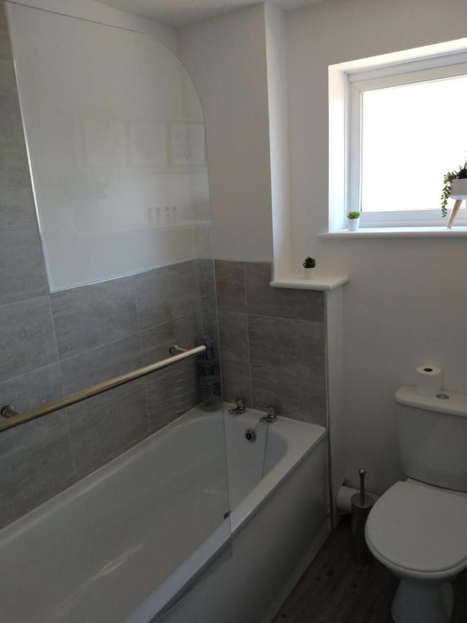 Вилла Stamford Redcot Gardens Stylish 2 Bed Family Town House With Parking Экстерьер фото
